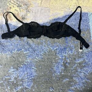 Black lace criss cross bra